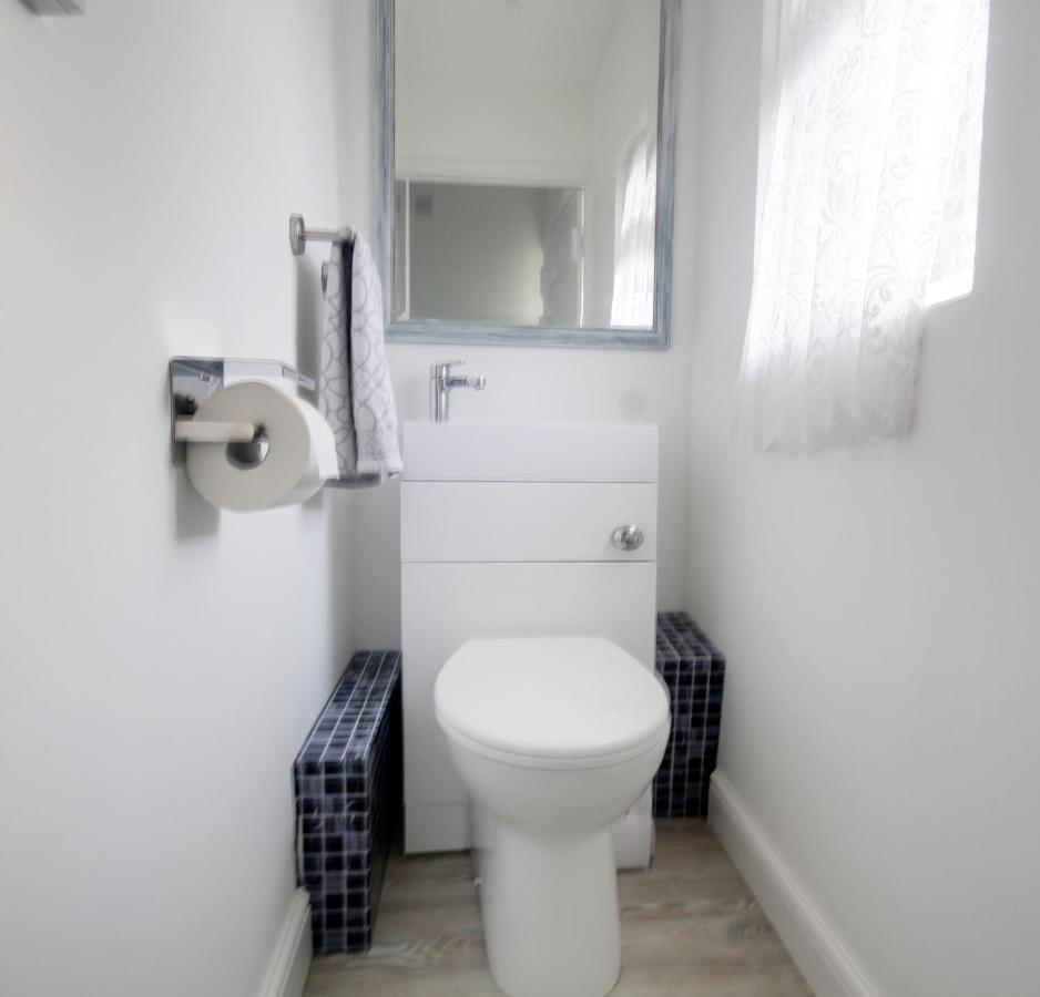 Winstree Road Bed & Breakfast Lexden Dış mekan fotoğraf